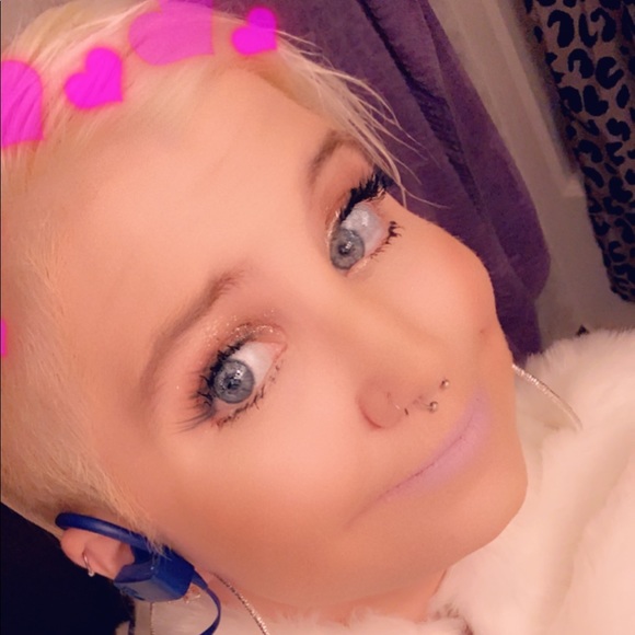 Meet your Posher, Alexandria - Picture 2 of 2